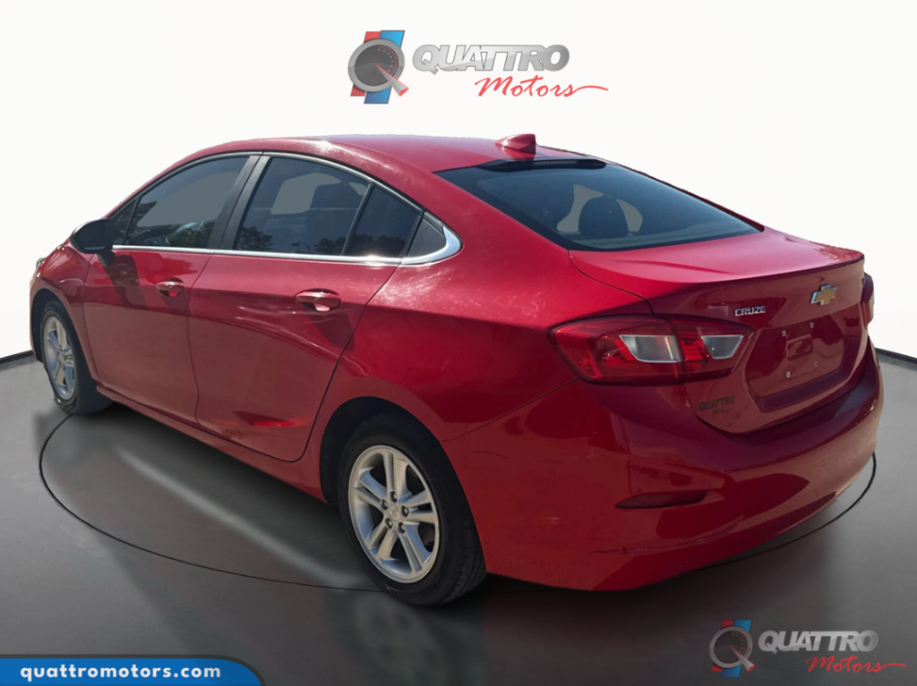 2017 Chevrolet Cruze LT Image 8 of 30