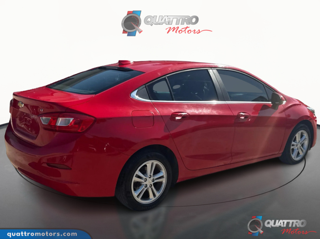 2017 Chevrolet Cruze LT Image 5 of 30