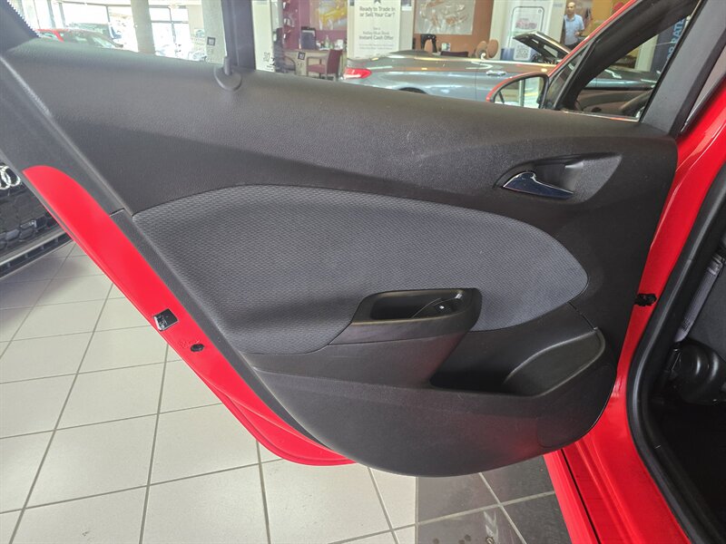 2017 Chevrolet Cruze LT Image 16 of 23