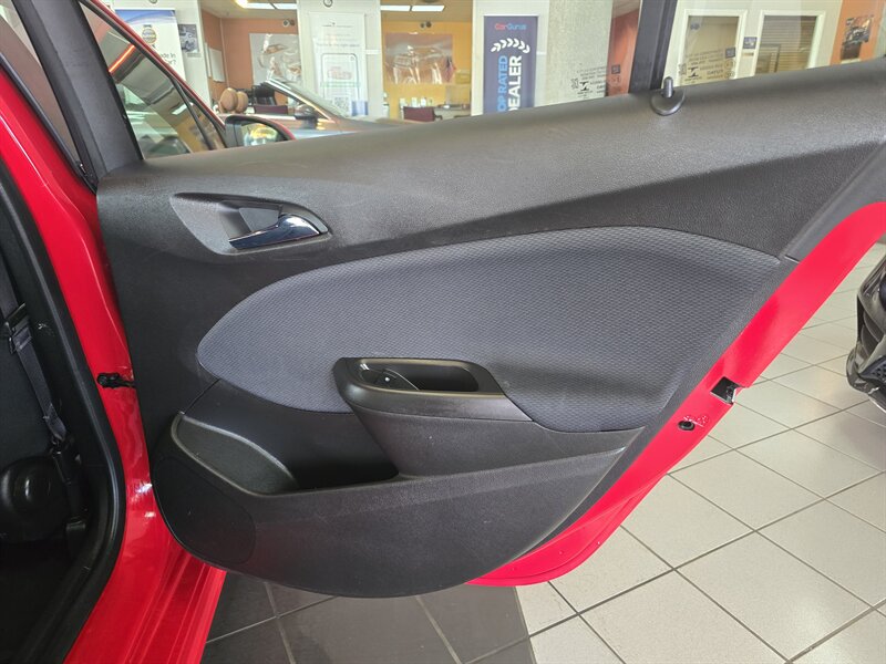 2017 Chevrolet Cruze LT Image 18 of 23