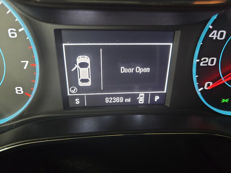 2017 Chevrolet Cruze LT Image 13 of 23