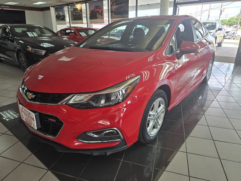 2017 Chevrolet Cruze LT Image 1 of 23