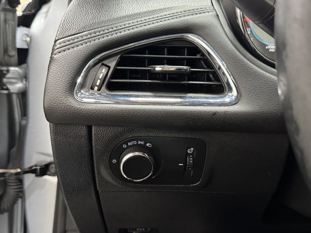 Vehicle image 18 of 36