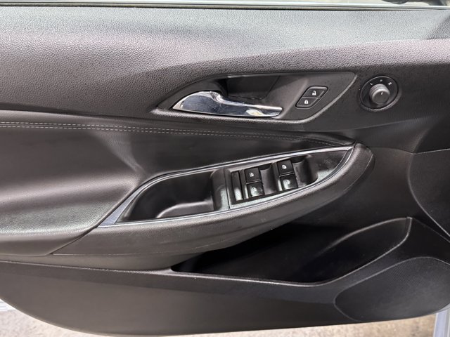 Vehicle image 17 of 36