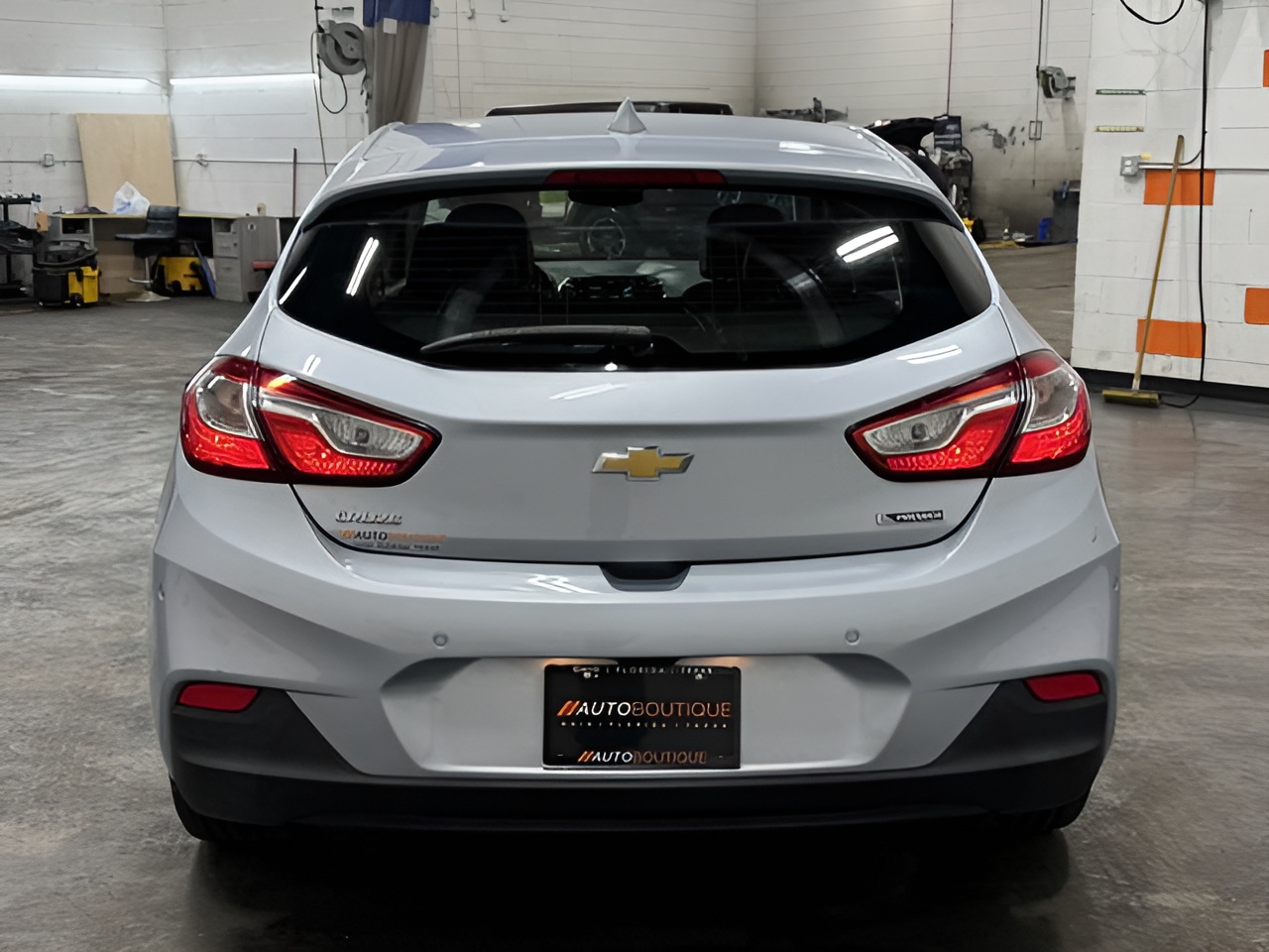 Vehicle image 34 of 36