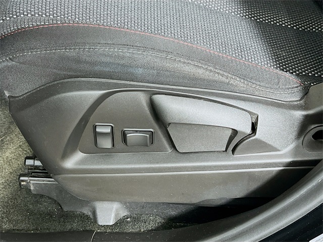 Vehicle image 29 of 36