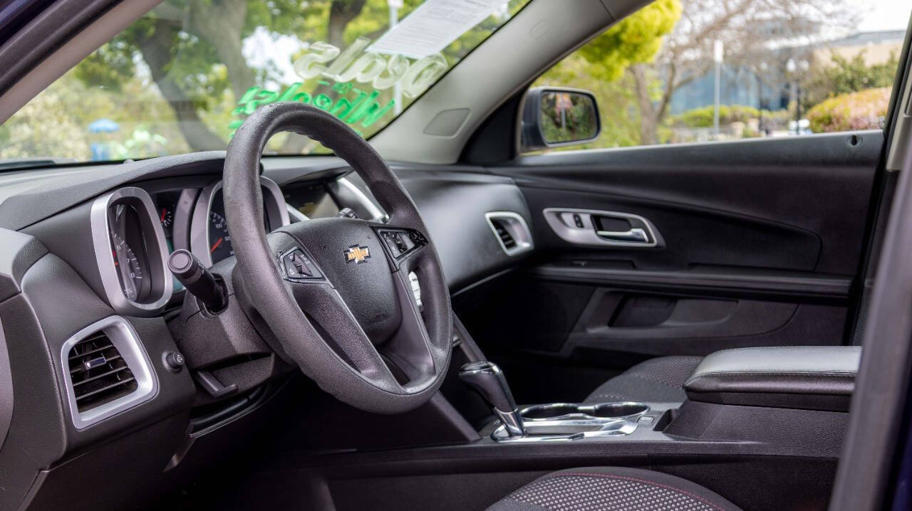 Vehicle image 14 of 21