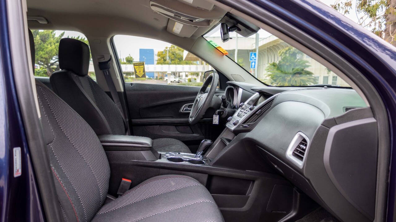 Vehicle image 13 of 21