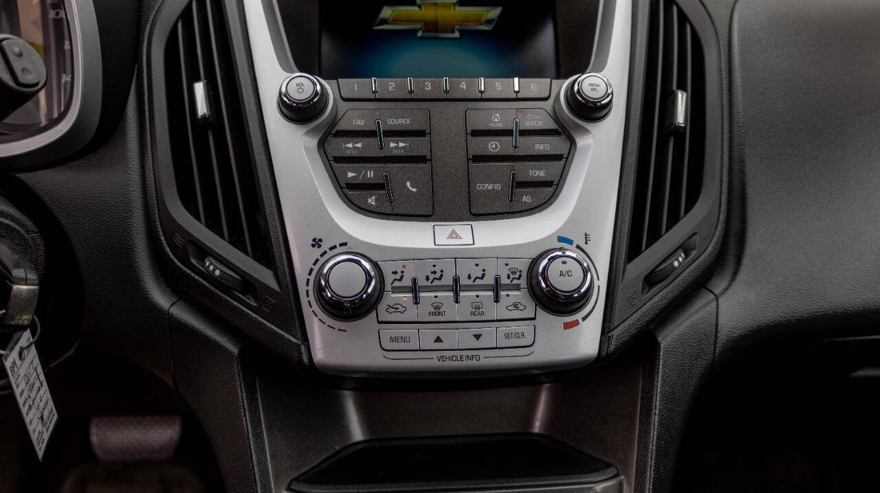 Vehicle image 17 of 21