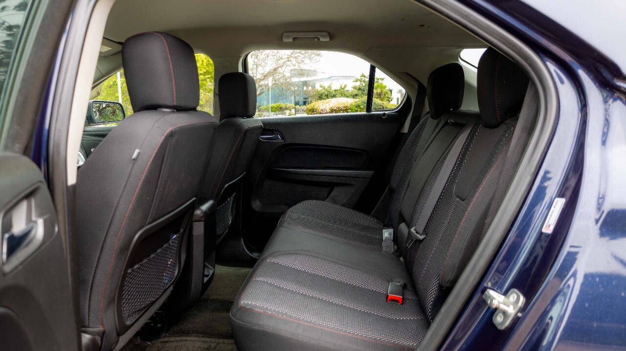 Vehicle image 18 of 21
