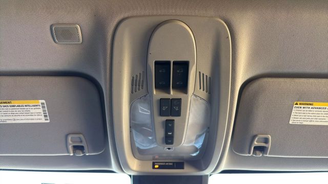 Vehicle image 22 of 34