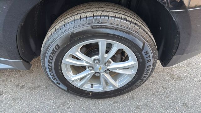 Vehicle image 9 of 34