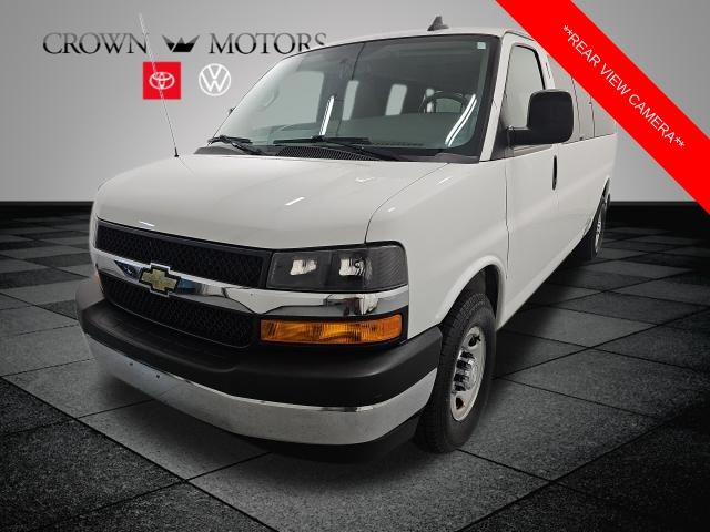 2017 Chevrolet Express LT Image 1 of 35