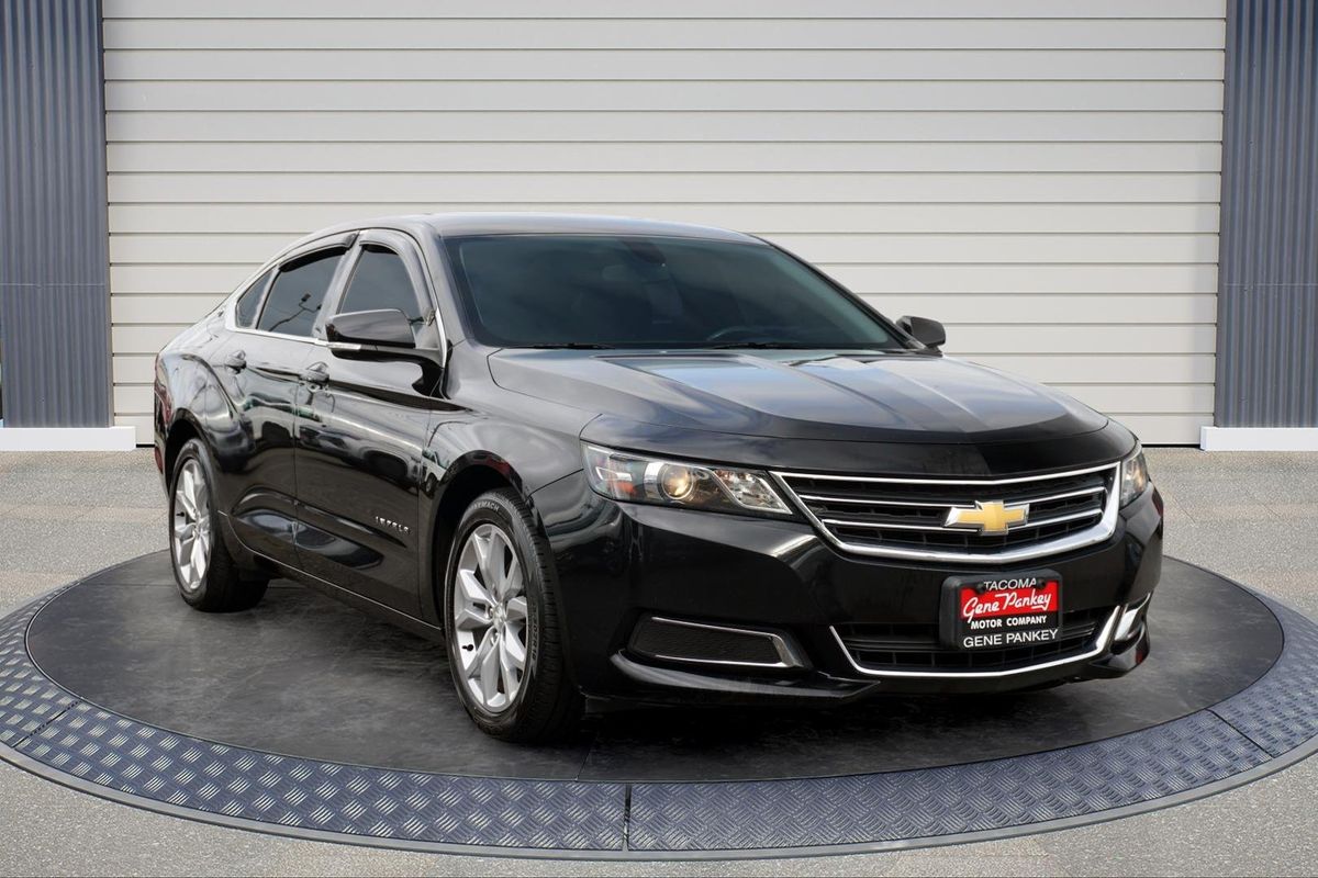 2017 Chevrolet Impala LT Image 3 of 25