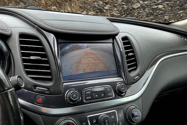 2017 Chevrolet Impala LT Image 16 of 31