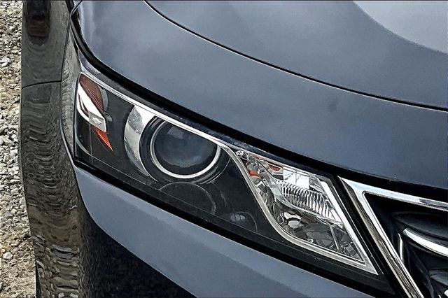 2017 Chevrolet Impala LT Image 26 of 31