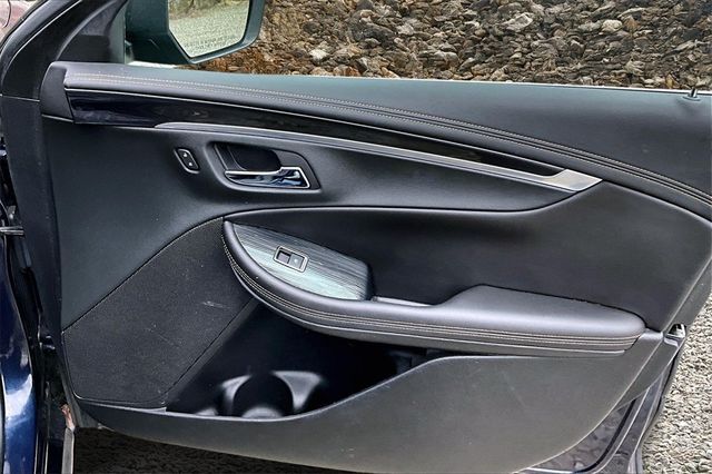 2017 Chevrolet Impala LT Image 22 of 31