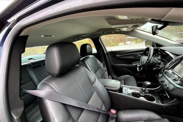 2017 Chevrolet Impala LT Image 27 of 31