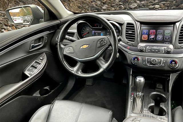 2017 Chevrolet Impala LT Image 10 of 31