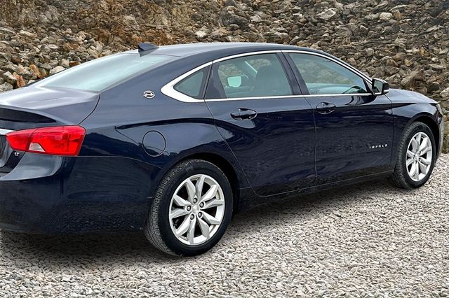 2017 Chevrolet Impala LT Image 4 of 31