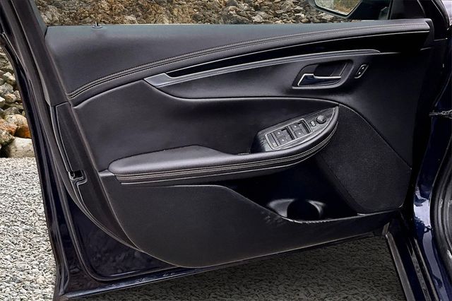 2017 Chevrolet Impala LT Image 21 of 31