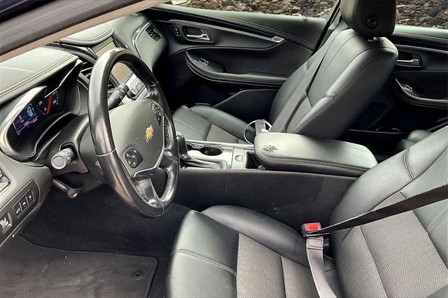 2017 Chevrolet Impala LT Image 28 of 31