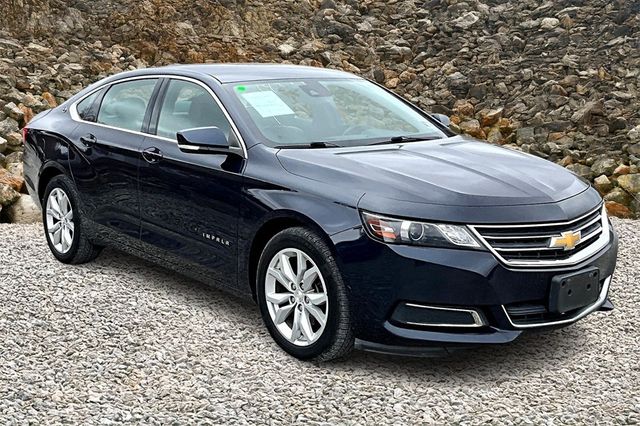 2017 Chevrolet Impala LT Image 3 of 31