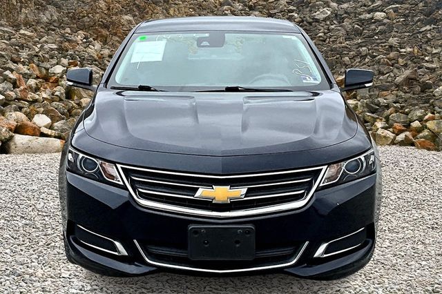 2017 Chevrolet Impala LT Image 2 of 31