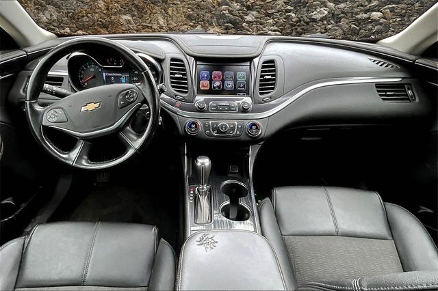 2017 Chevrolet Impala LT Image 13 of 31