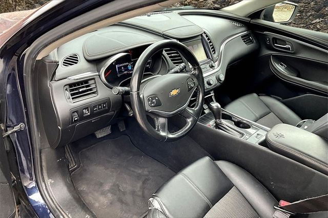 2017 Chevrolet Impala LT Image 11 of 31