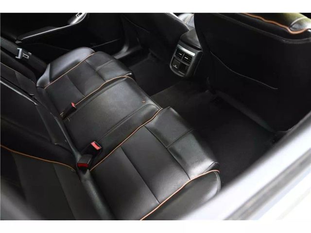 Vehicle image 14 of 34