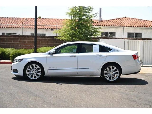 Vehicle image 8 of 34