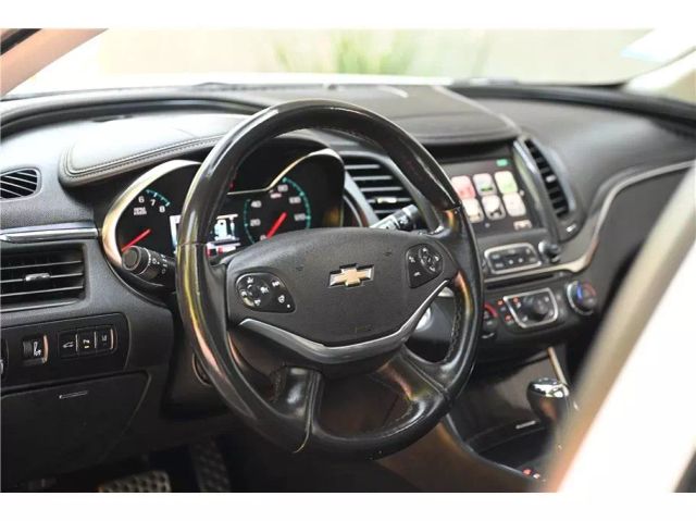 Vehicle image 23 of 34