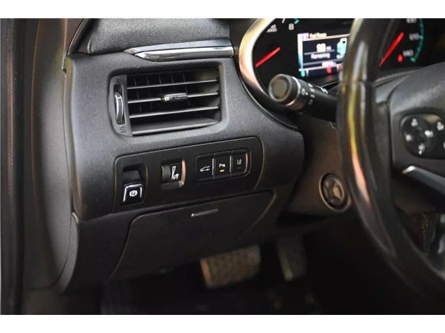 Vehicle image 24 of 34