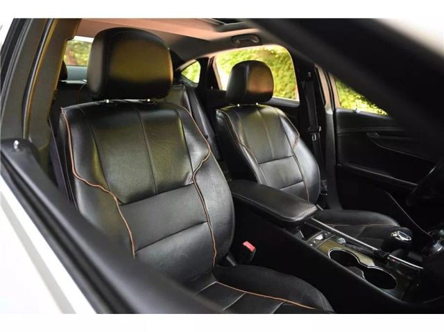 Vehicle image 11 of 34