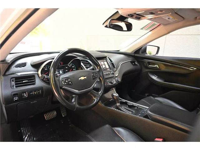 Vehicle image 19 of 34