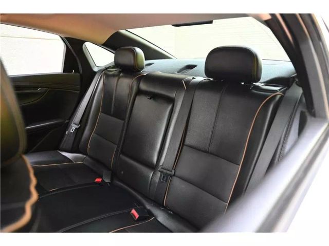 Vehicle image 17 of 34