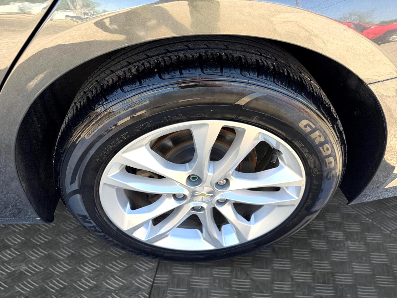 Vehicle image 14 of 27