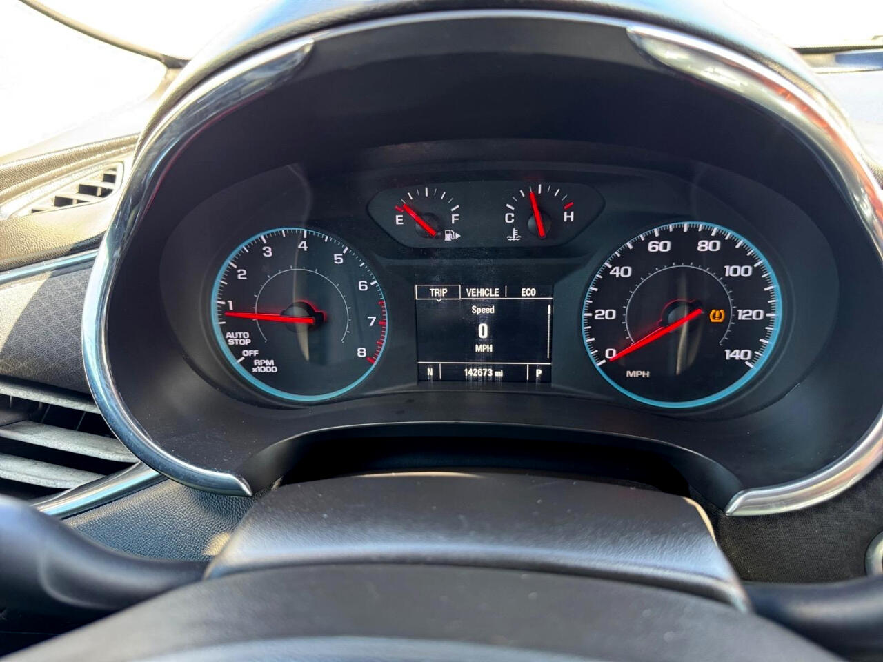Vehicle image 17 of 27