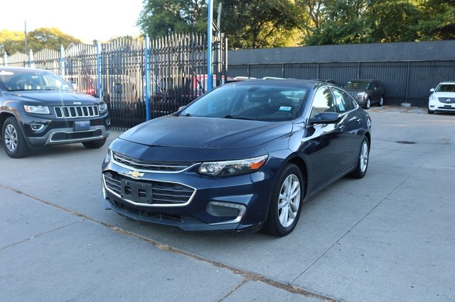 2017 Chevrolet Malibu LT Image 1 of 16