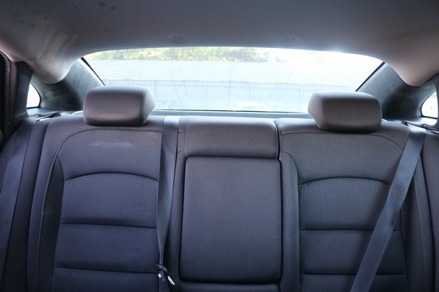 2017 Chevrolet Malibu LT Image 10 of 16