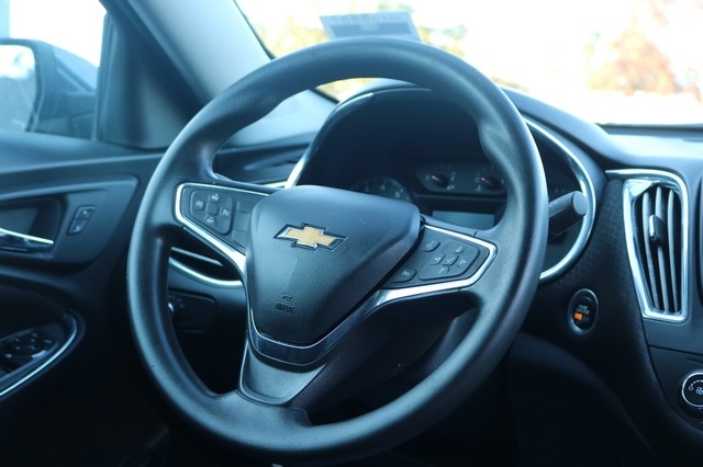 2017 Chevrolet Malibu LT Image 15 of 16