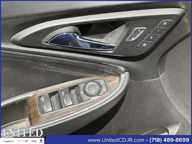 Vehicle image 12 of 30
