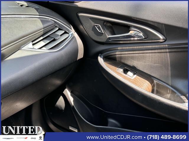 Vehicle image 25 of 30