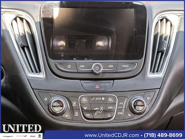 Vehicle image 19 of 30
