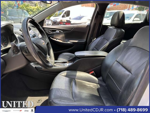 Vehicle image 14 of 30