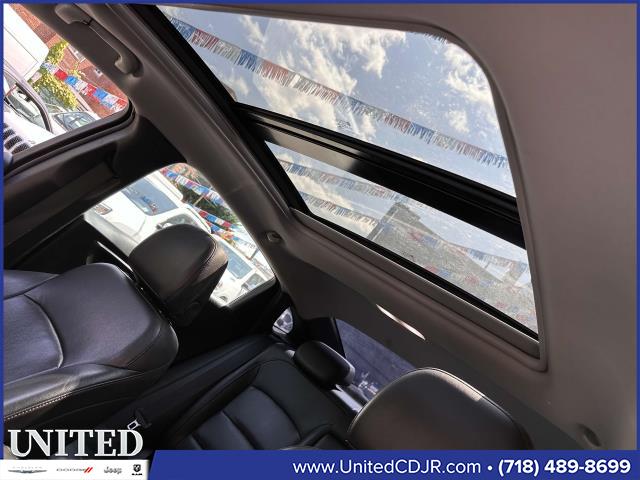 Vehicle image 13 of 30