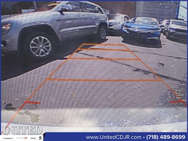 Vehicle image 27 of 30