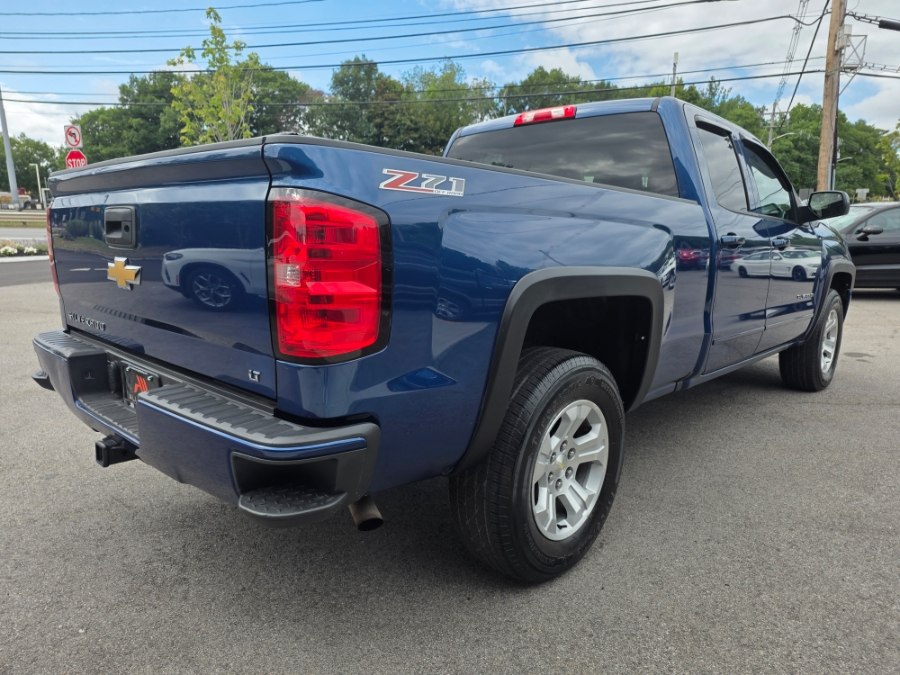 2017 Chevrolet Silverado 1500 LT Image 2 of 45