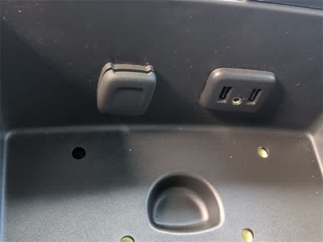 Vehicle image 30 of 35